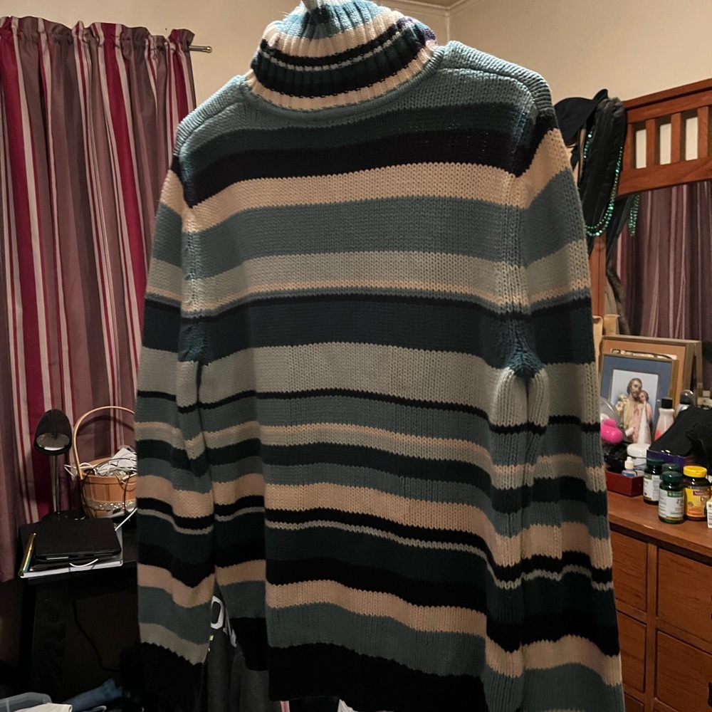 Turtleneck sweater, very warm, multicolored blues, green, white! Size M